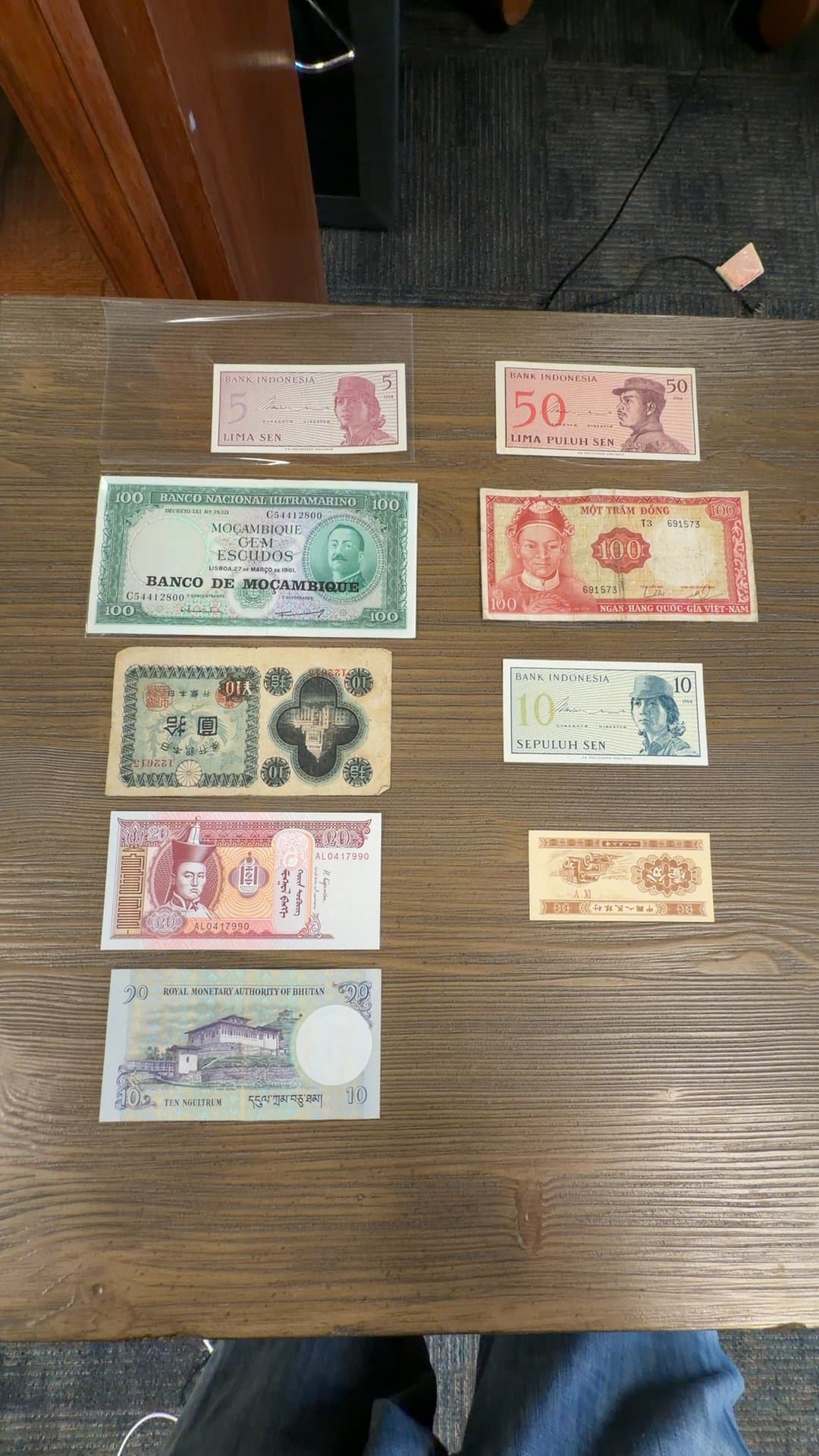 Collection of Vintage World Banknotes - Image 1