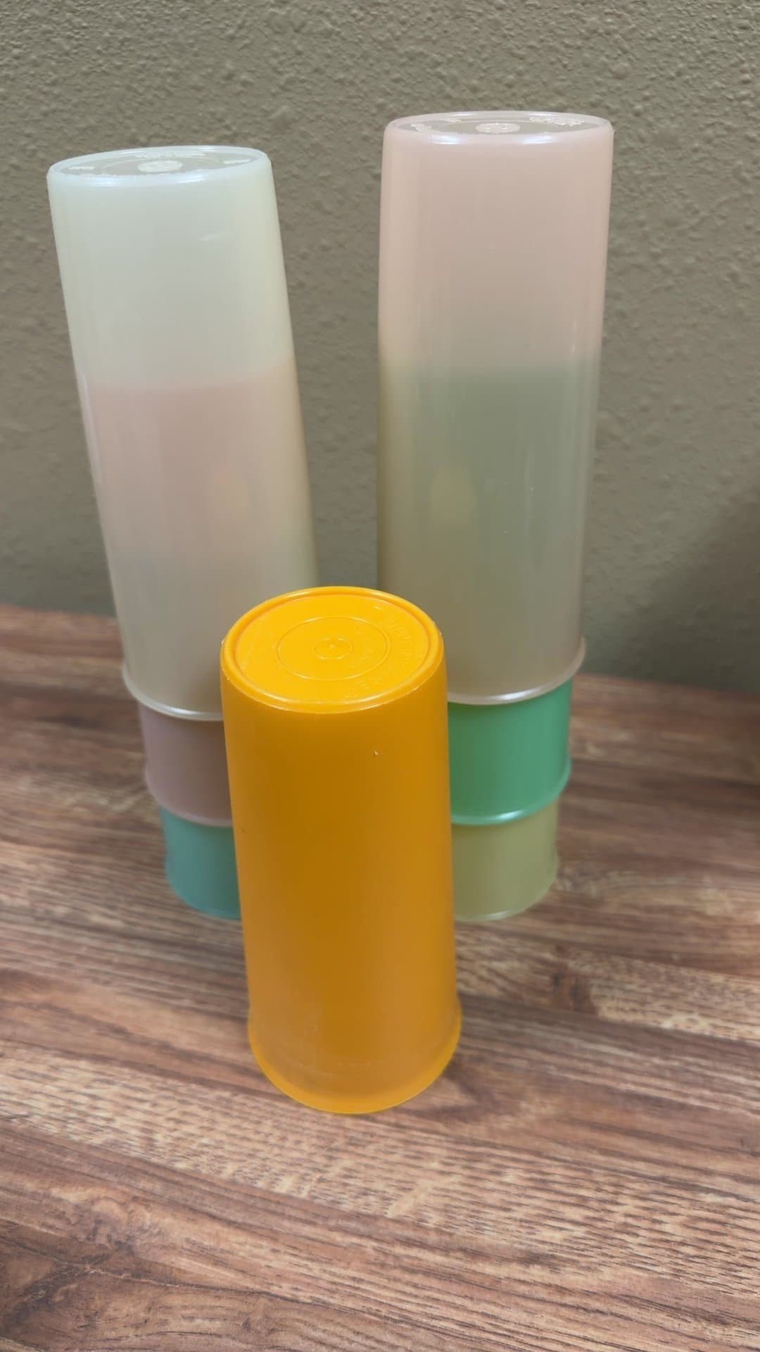 7-Vintage Tupperware Tumblers - Image 1