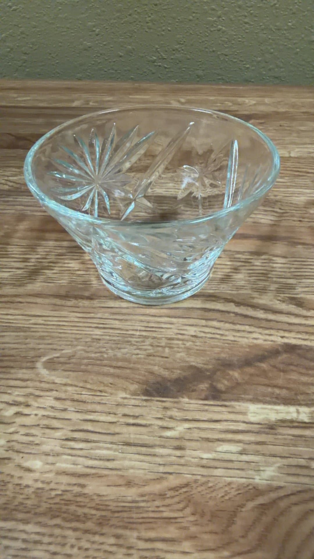 Anchor Hocking Starburst pattern custard Bowl - Image 1