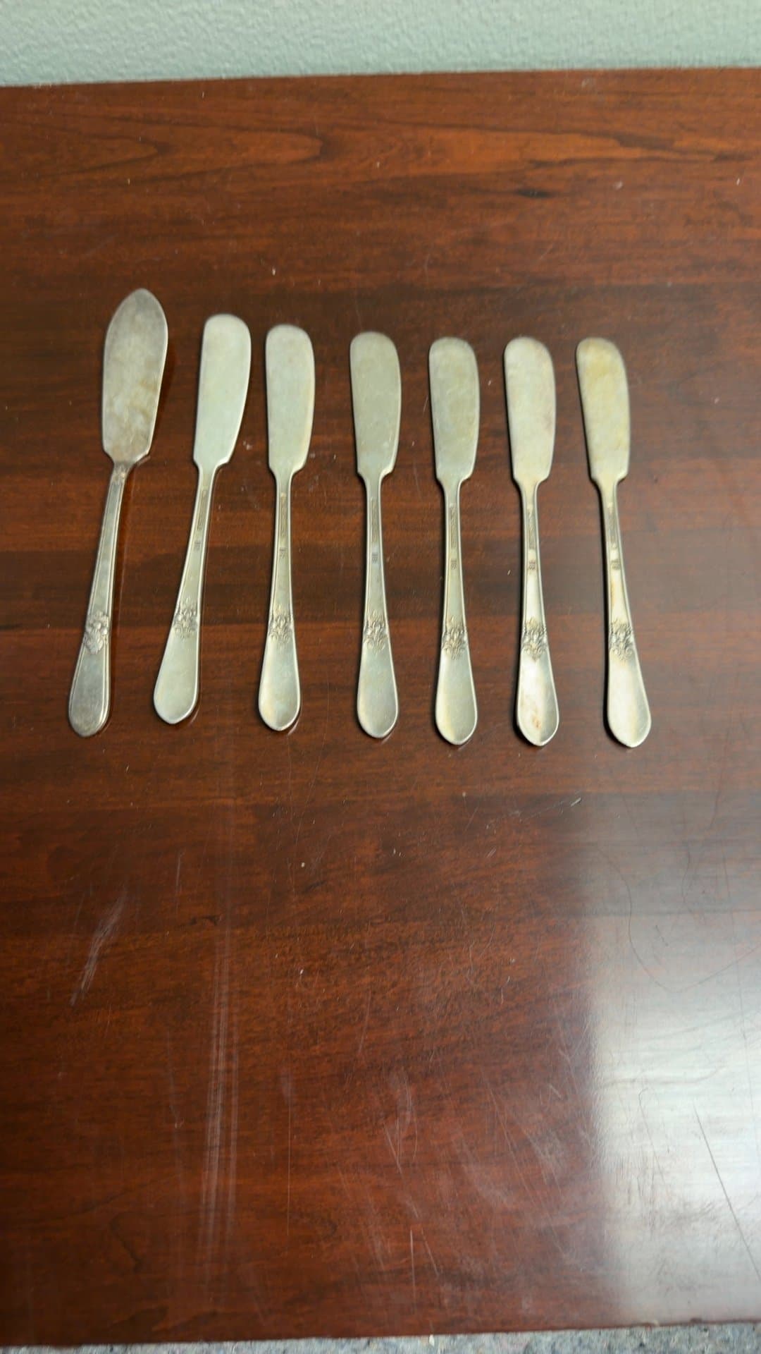 1847 Rogers Bros Silverplate Butter Knives Set - Image 1