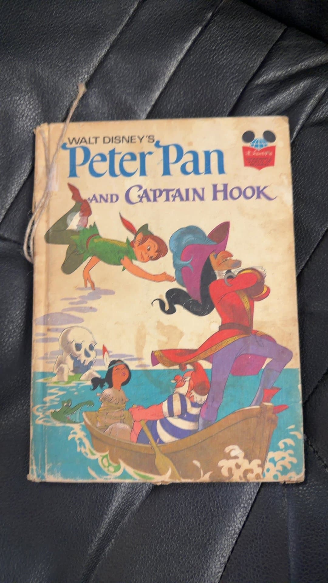 Walt Disney's Peter Pan and Captain Hook Hardcover Book (1972) - Image 1