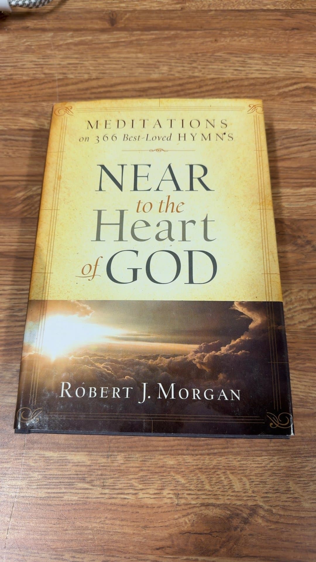 Near to the Heart of God: Meditations on 366 Best-Loved Hymns - Image 1