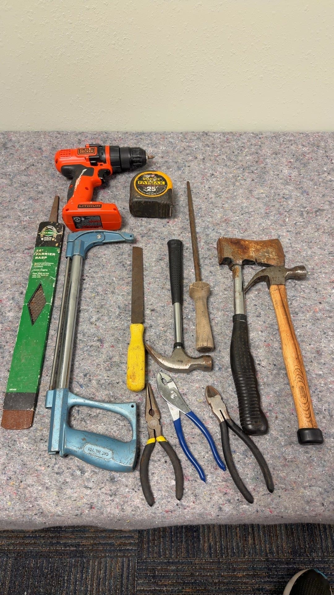 Assorted Hand Tools Set - Image 1