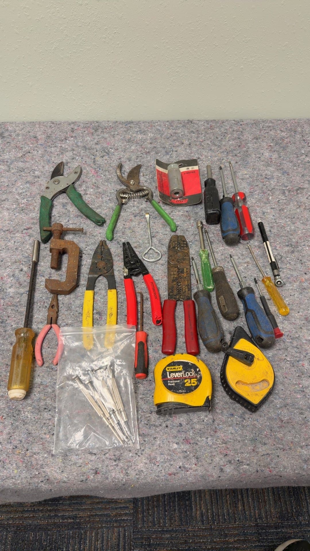 Assorted Hand Tools Set - Image 1