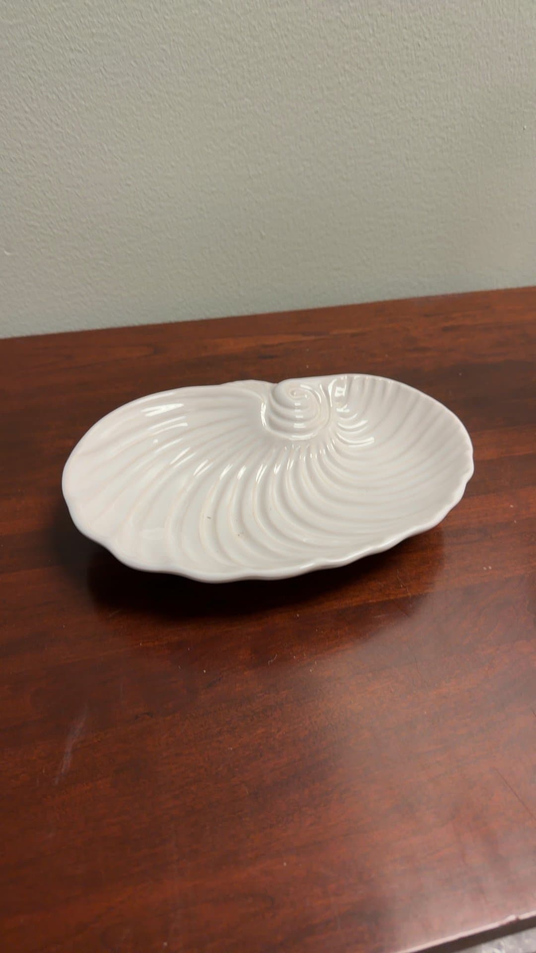 Olfaire Shell-Shaped Ceramic Dish - Image 1