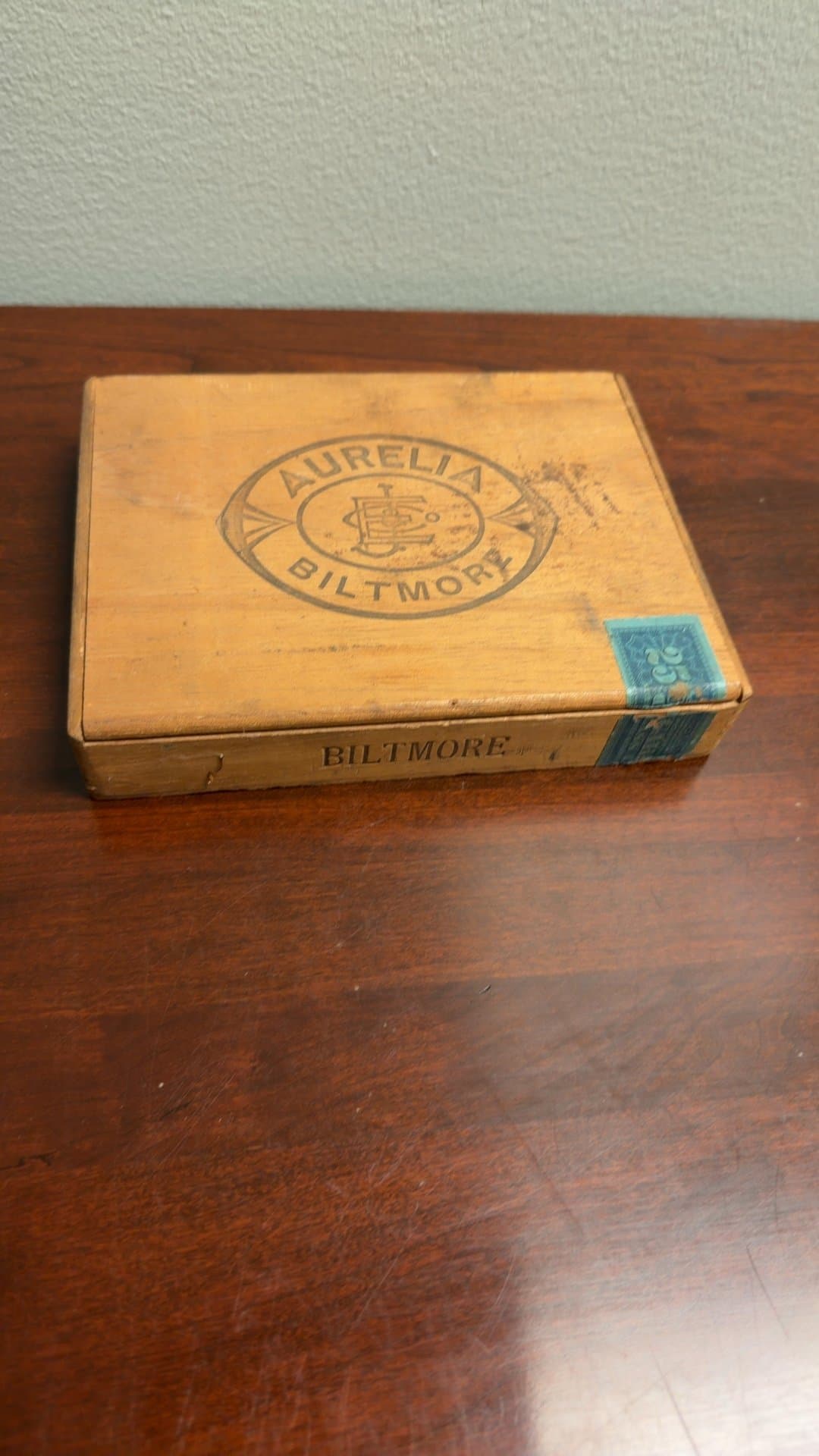 Aurelia Biltmore Wooden Cigar Box - Image 1