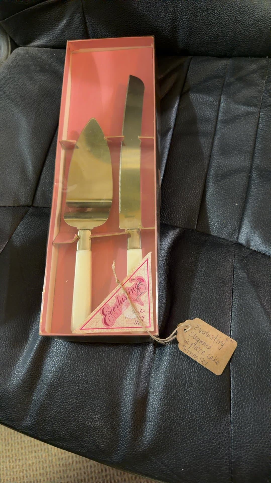 Everlasting Elegance 2-Piece Cake Serving Set - Image 1
