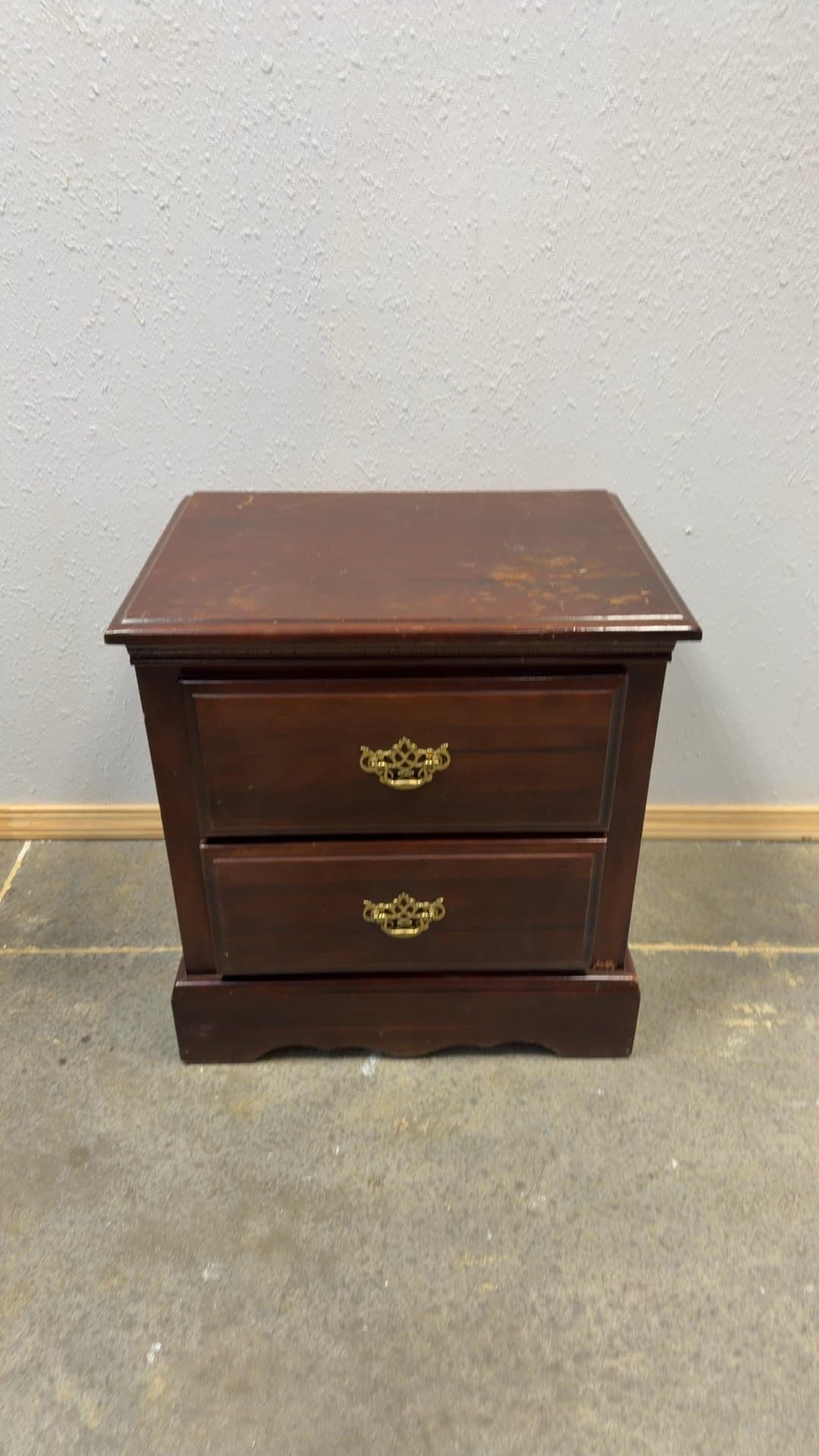 Vintage Traditional Cherry 2-Drawer Nightstand - Image 1