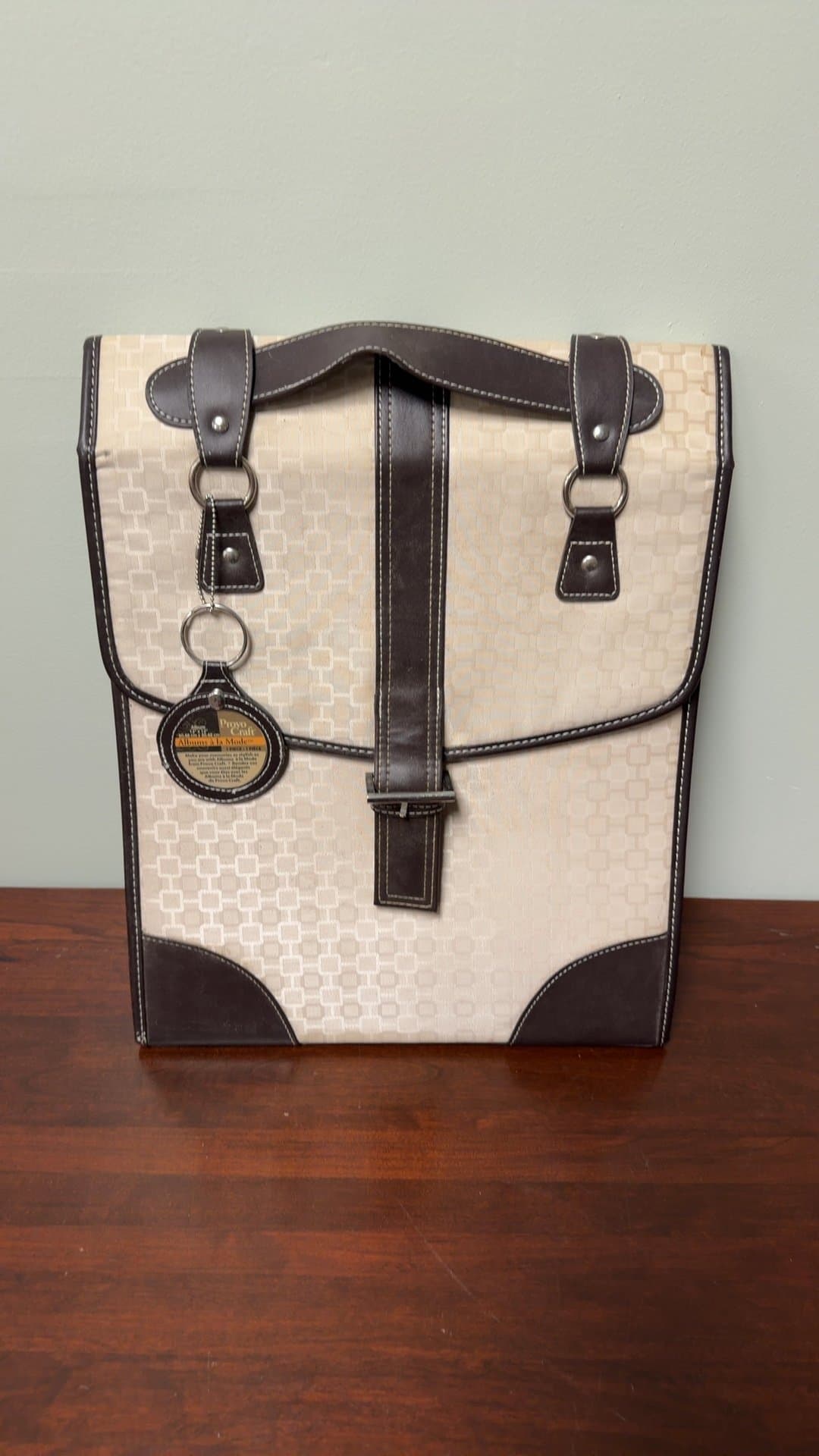 Provo Craft Alligator & Mistletoe Shoulder Bag - Image 1