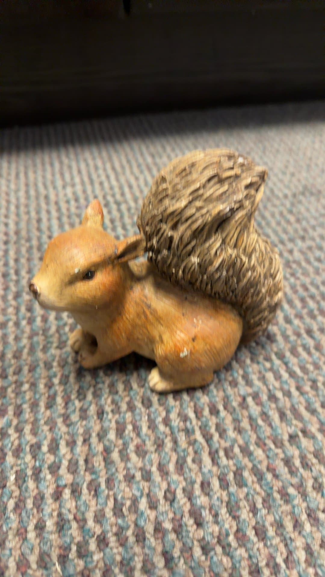 Faux Wood-Carved Resin Squirrel Figurine - Image 1
