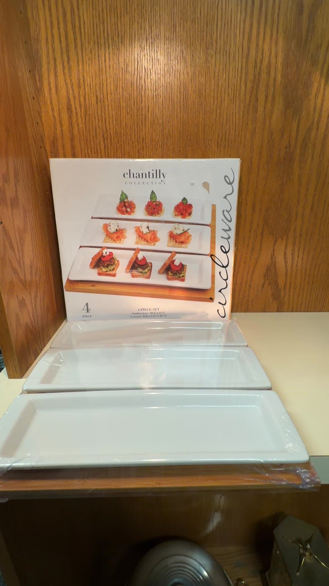 New in Box Chantilly Collection 4-Piece Serving Set - Image 1