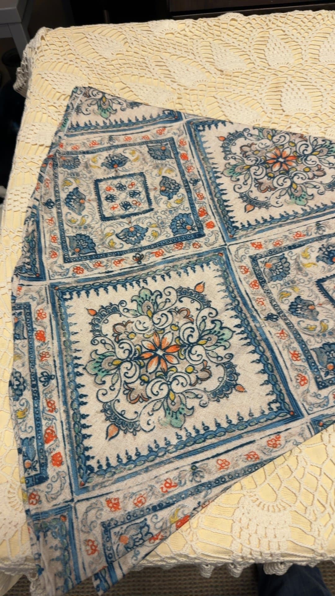 Floral Pattern Tablecloth - Image 1