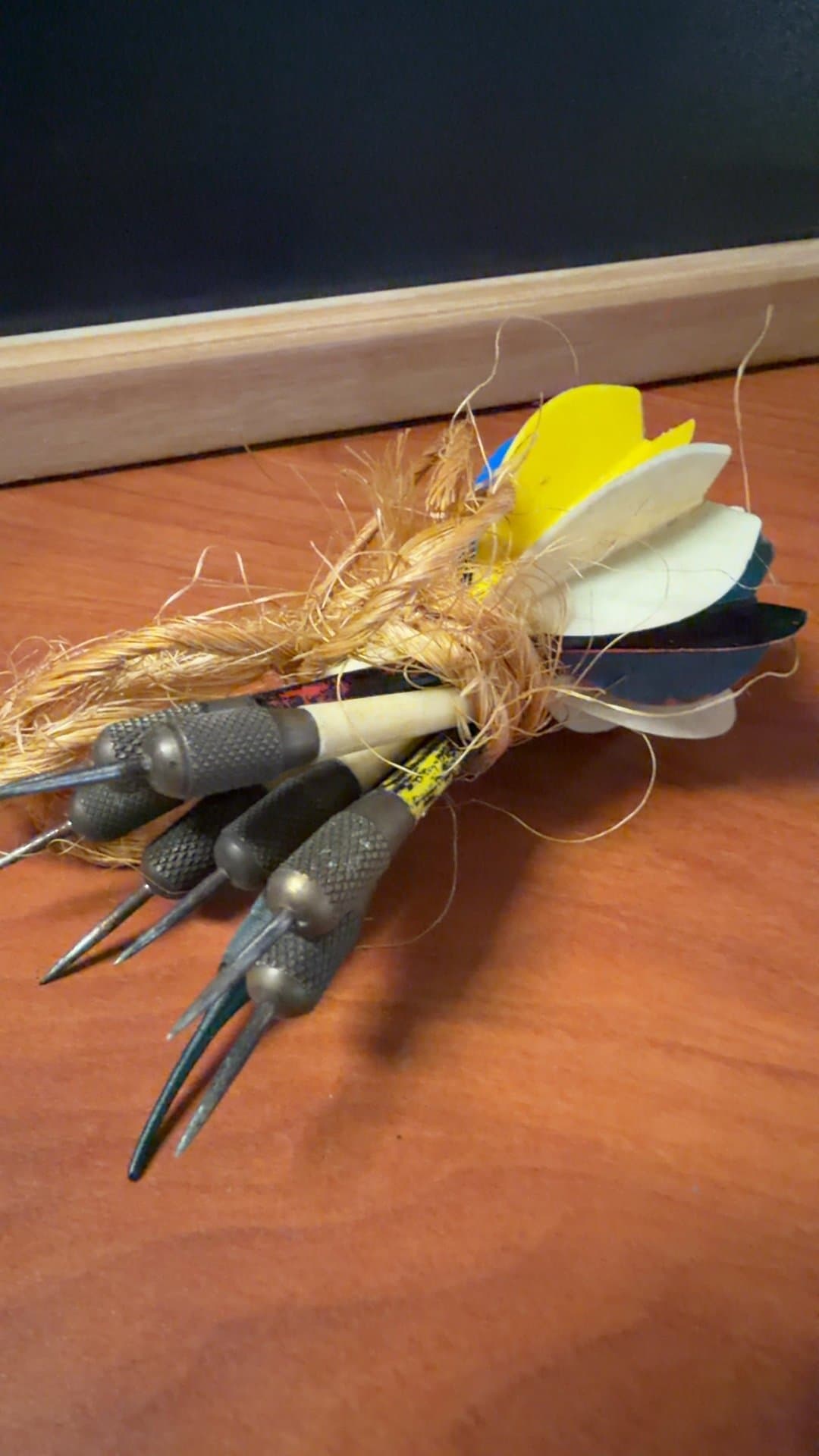 Bundle of 8 Vintage Darts - Image 1