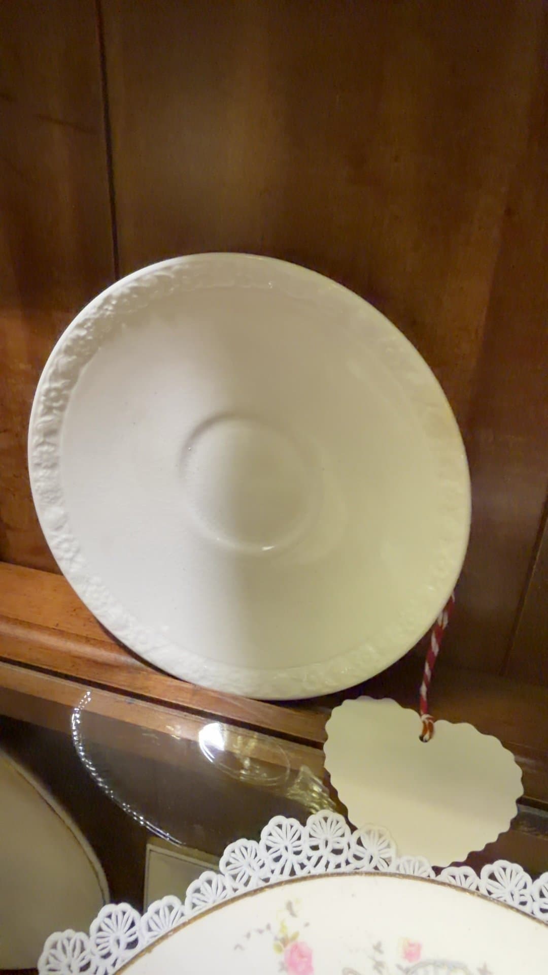 Wedgwood & Co 'Hedge Rose' Saucer - Image 1