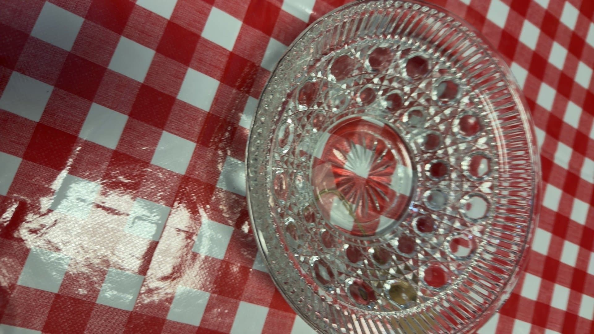 Windsor Pattern Glass Serving Bowl - Image 1