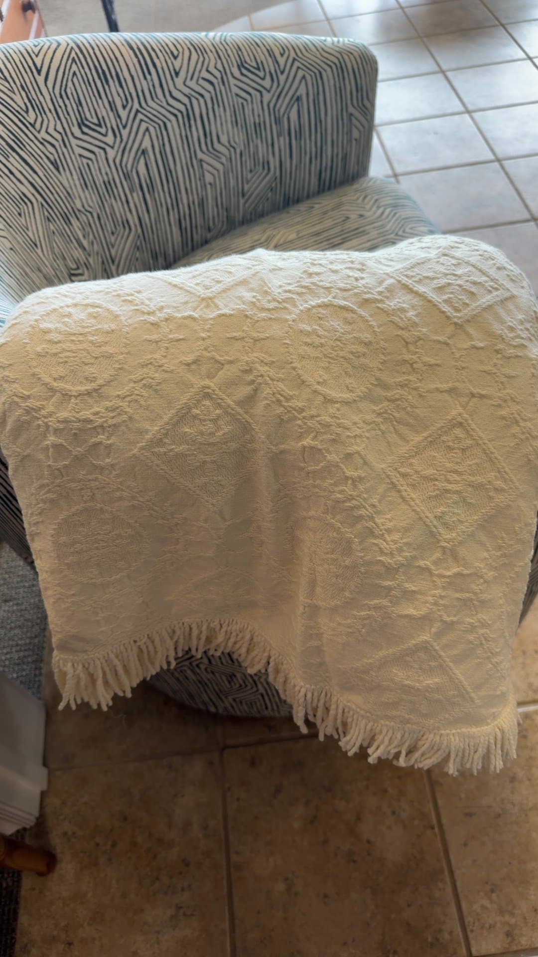 Washington's Choice woven cotton bedspread - Image 1