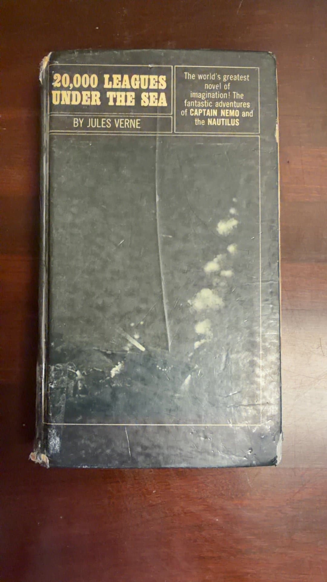 20,000 Leagues Under the Sea by Jules Verne - Image 1