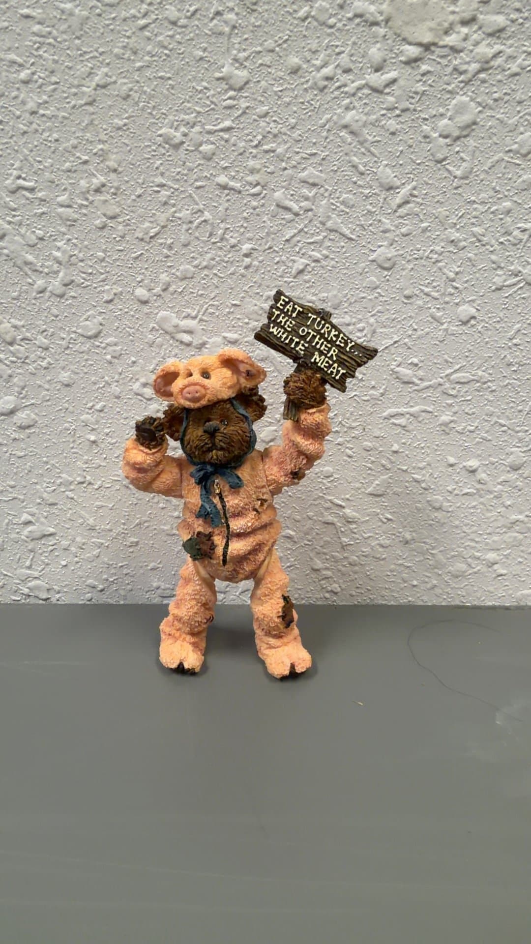 Boyds Bears Resin Figurine Bear in Pig Suit Holding Eat Turkey Sign - Image 1