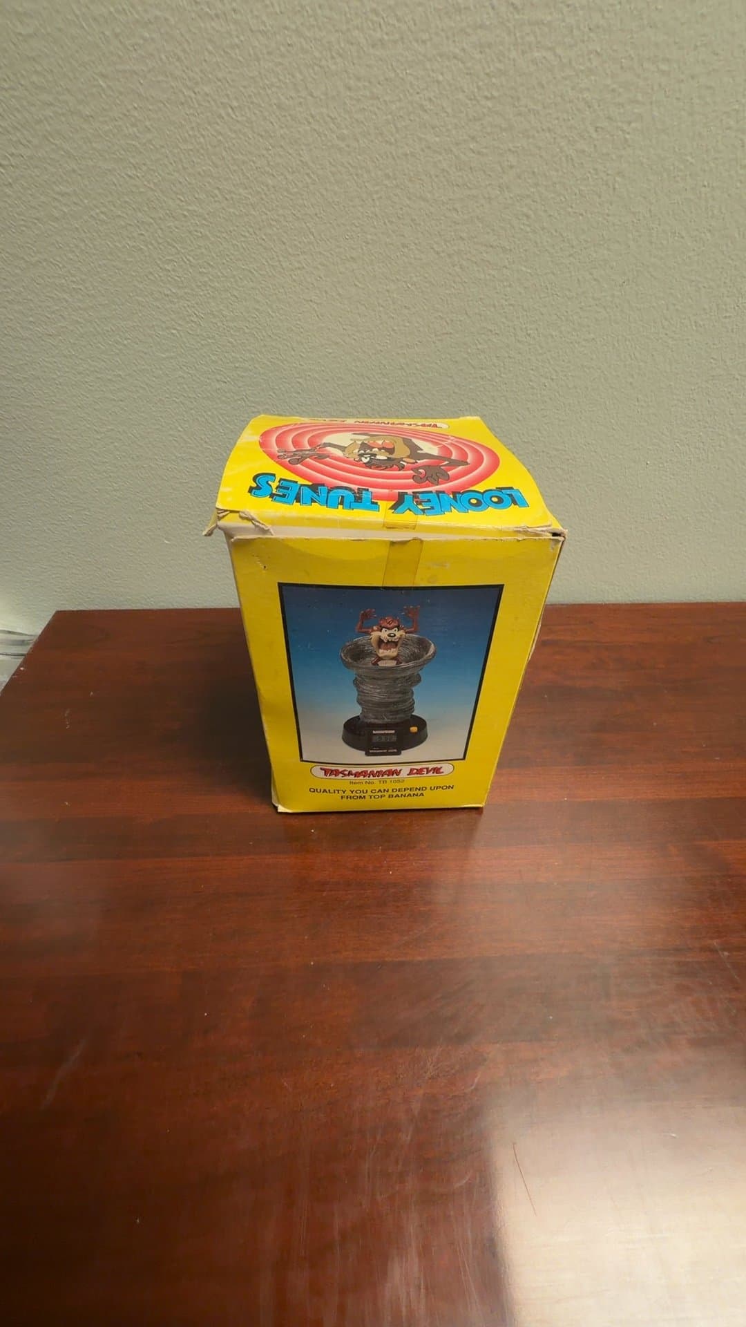 Looney Tunes Tasmanian Devil Talking Action Alarm Clock - Image 1