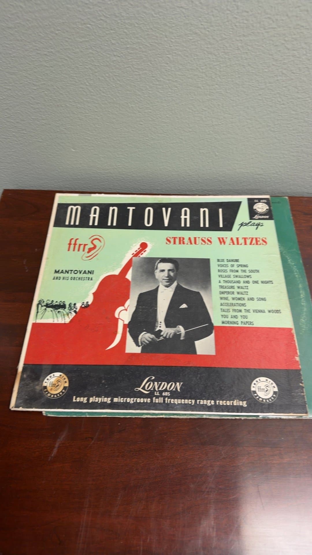 Mantovani Plays Strauss Waltzes Vinyl Record - Image 1