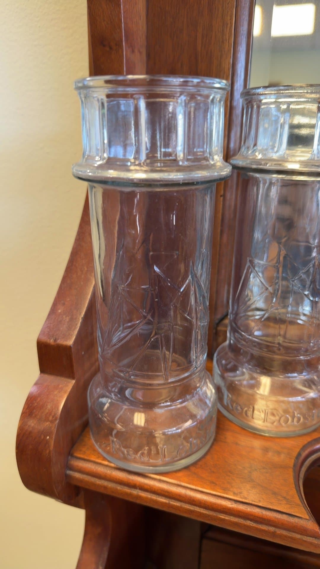 Red Lobster Glass Vase - Image 1
