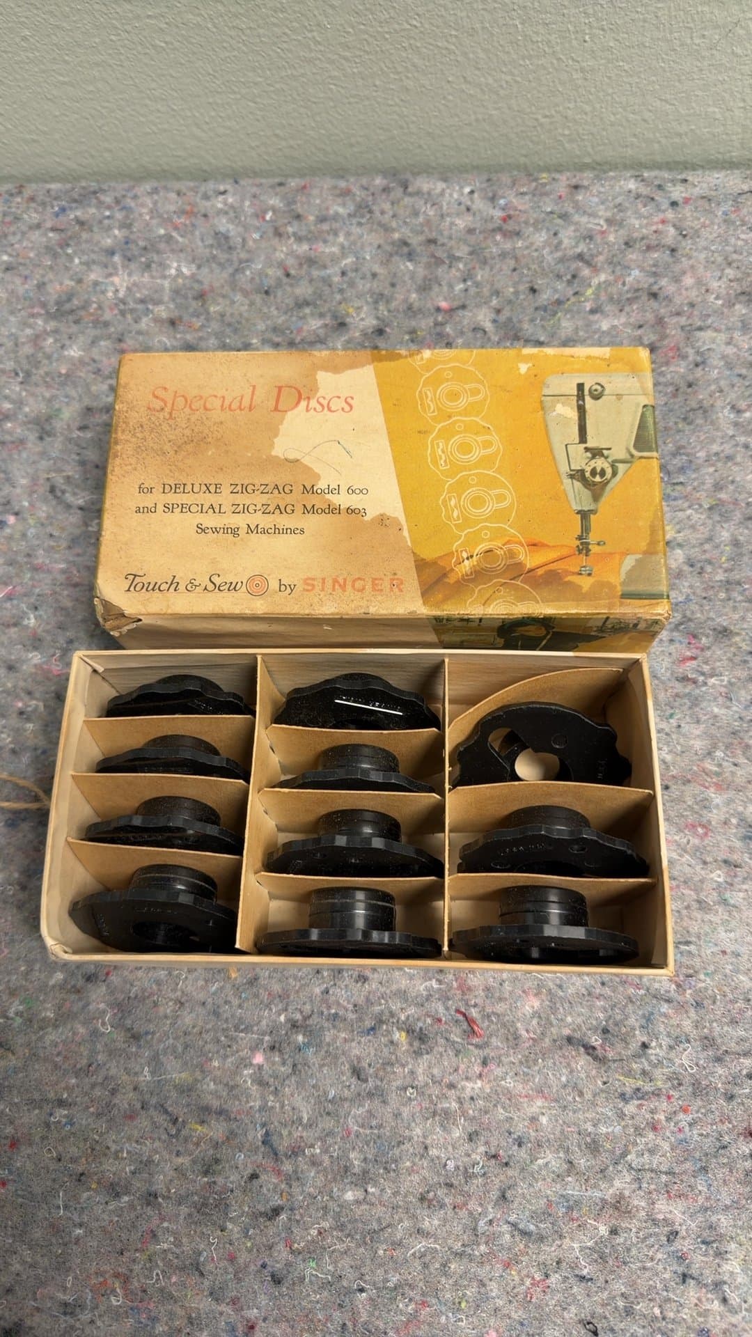 Singer Special Discs for Deluxe Zig-Zag Model 600 - Image 1