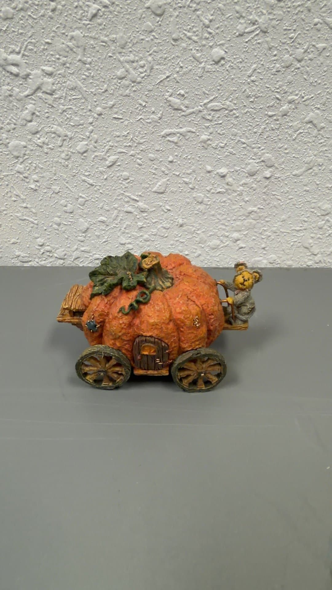 Boyds Bears & Friends Pumpkin Carriage Figurine - Image 1