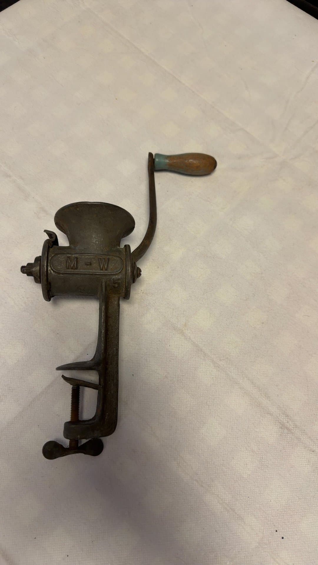 Vintage M-W Cast Iron Hand Crank Food Grinder - Image 1