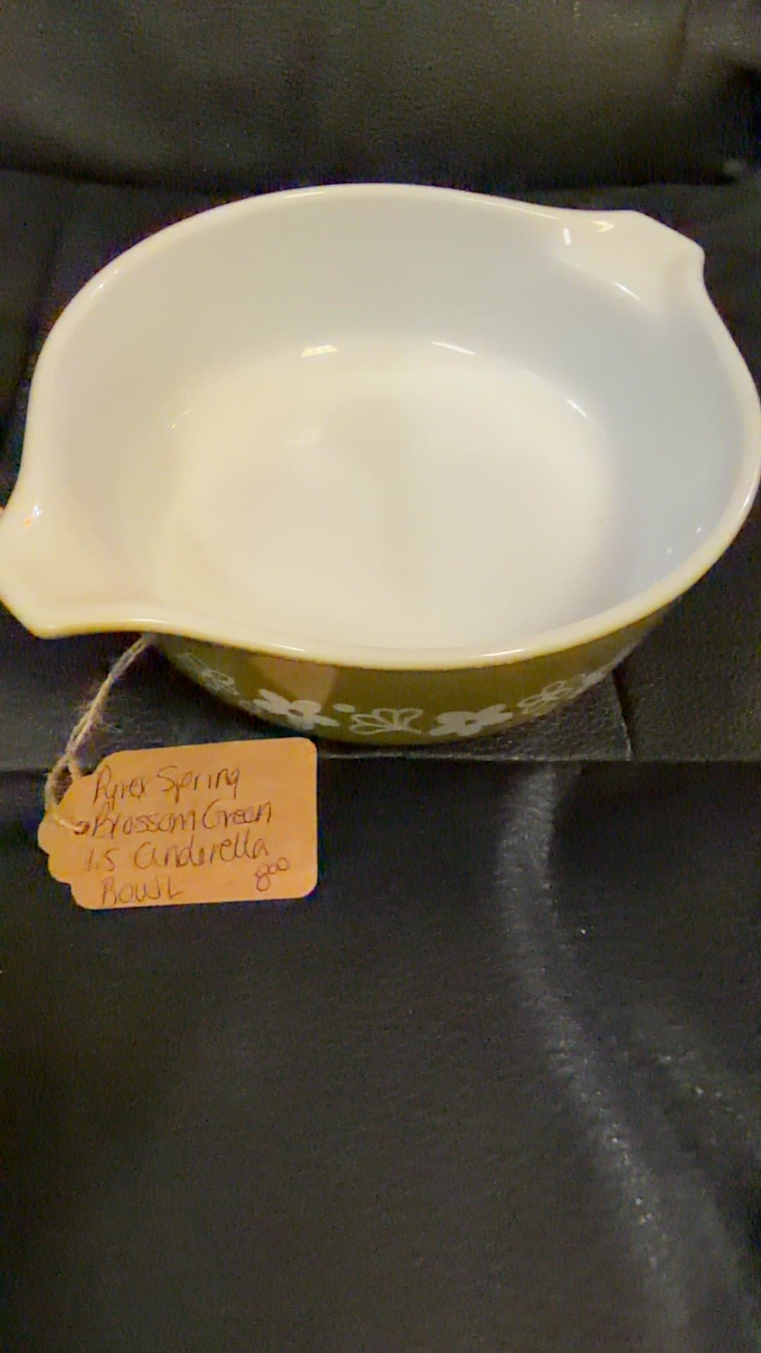 Pyrex Spring Blossom Green 1.5 Quart Cinderella Bowl - Image 1