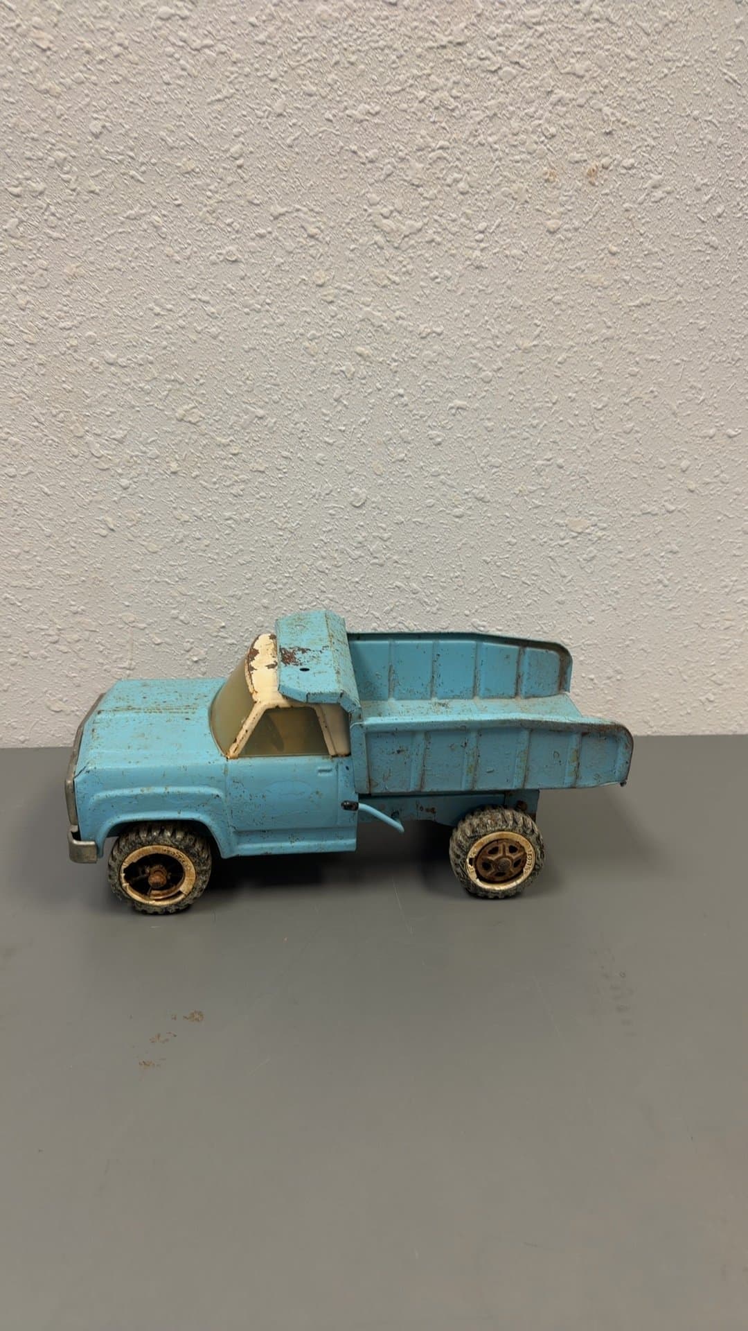 Vintage Tonka Blue Pressed Steel Dump Truck - Image 1