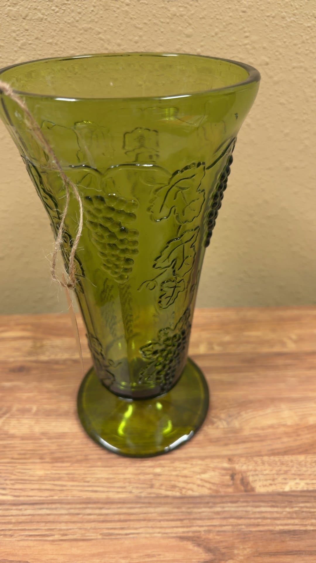 Indiana Glass Co. 1970s 'Harvest Grape' Pattern Pedestal Vase - Image 1