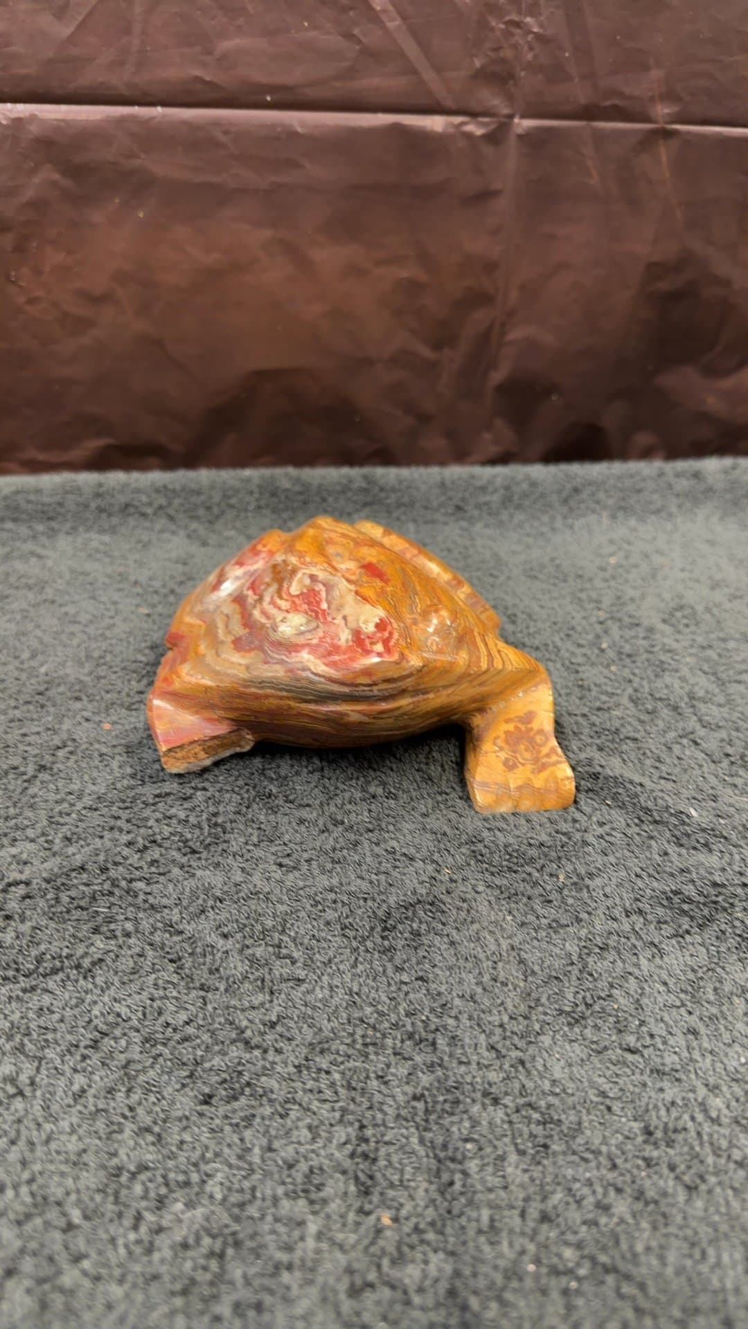 Carved Onyx Frog Figurine - Image 1