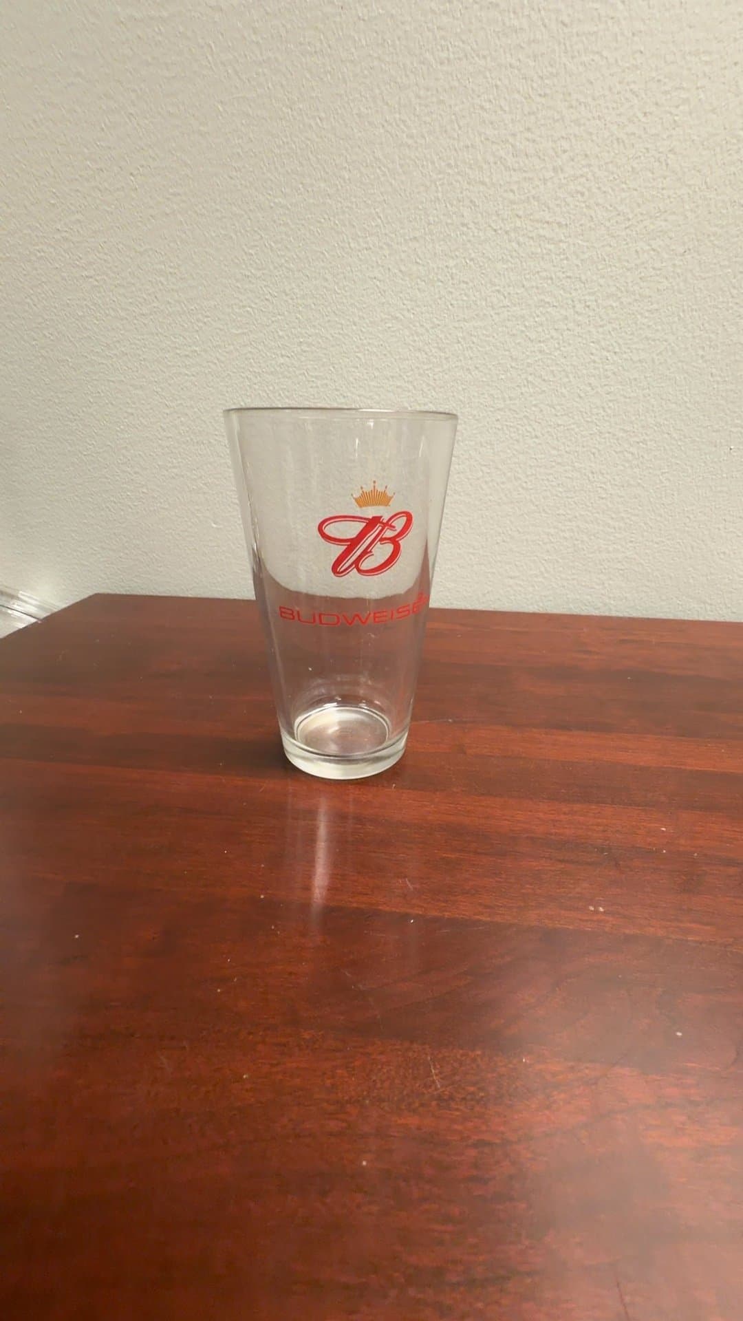 Budweiser Pint Glass - Image 1