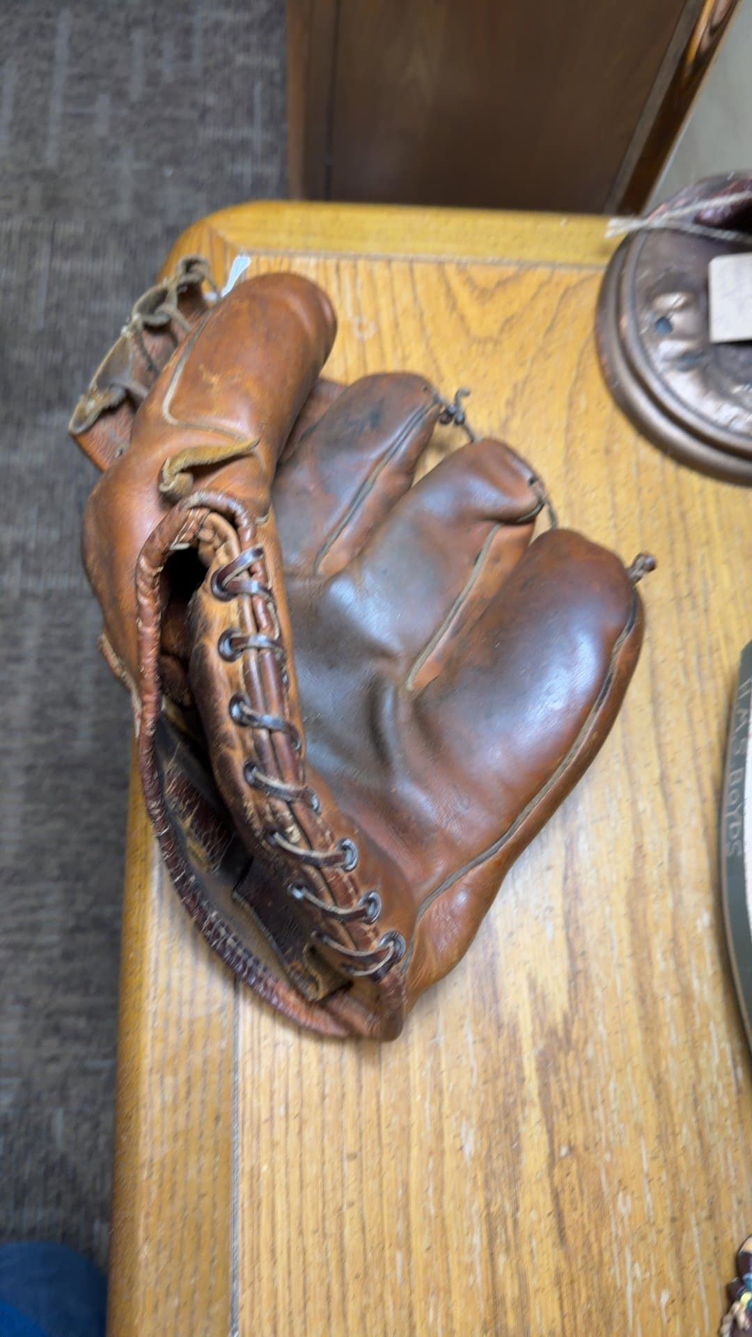 Vintage Hutch Baseball Glove - Image 1