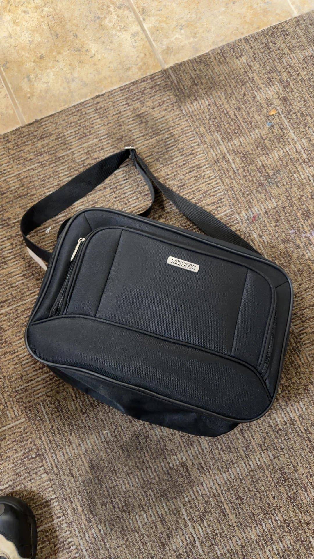 American Tourister Messenger Bag - Image 1