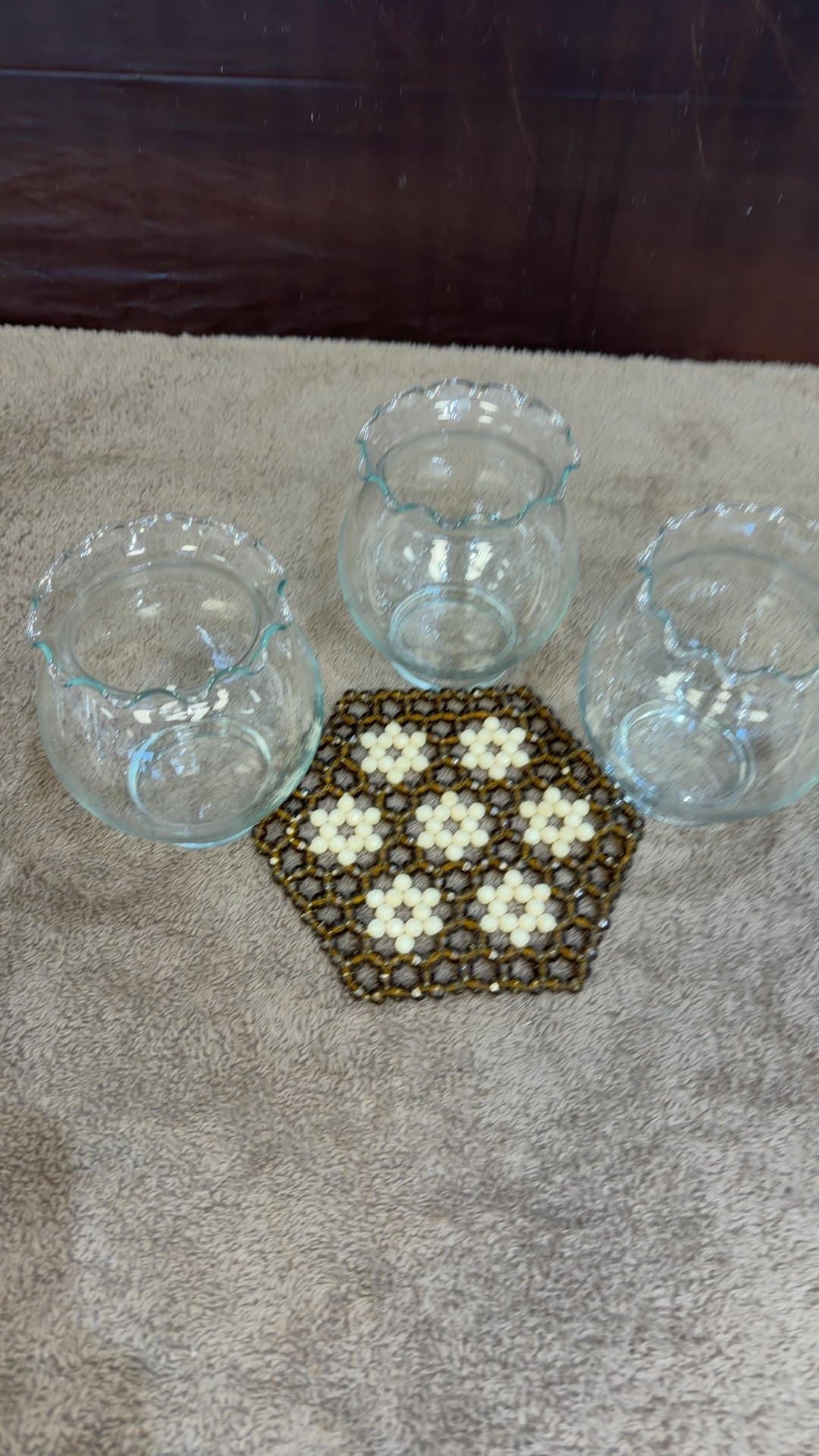 Clear Glass Ruffled Rim Ivy Bowls Set of 3 with Beaded Trivet - Image 1