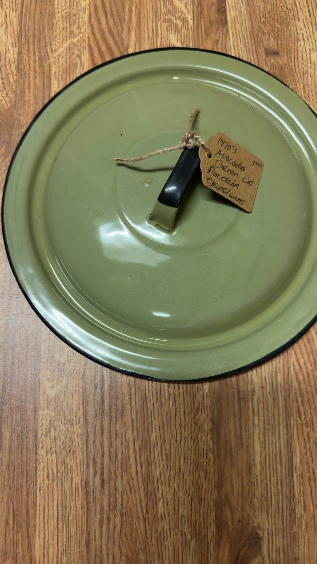 1970s Avocado Green Porcelain Enamelware Lid - Image 1