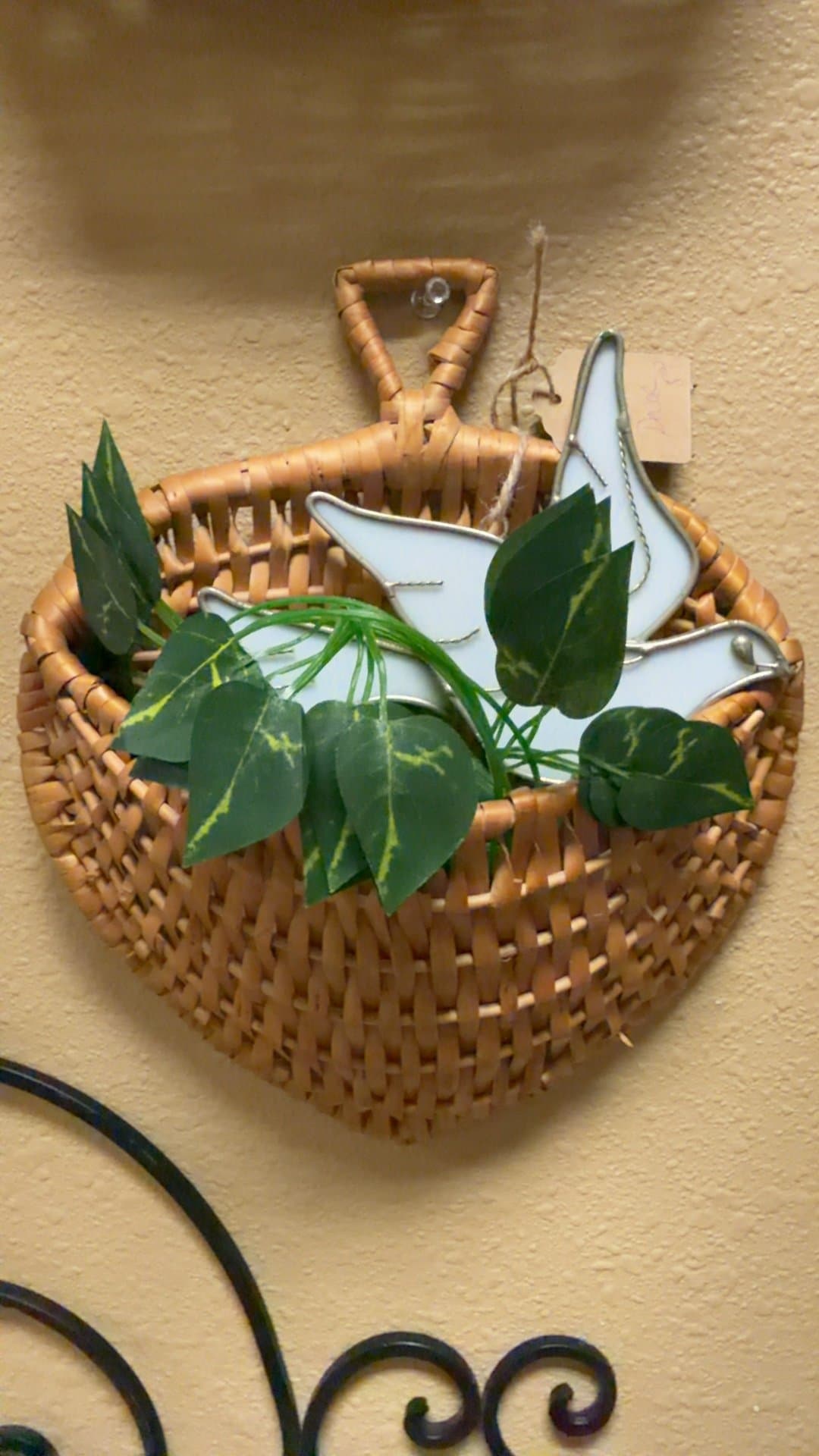 Wicker Wall Decor with Dove and Leaves - Image 1