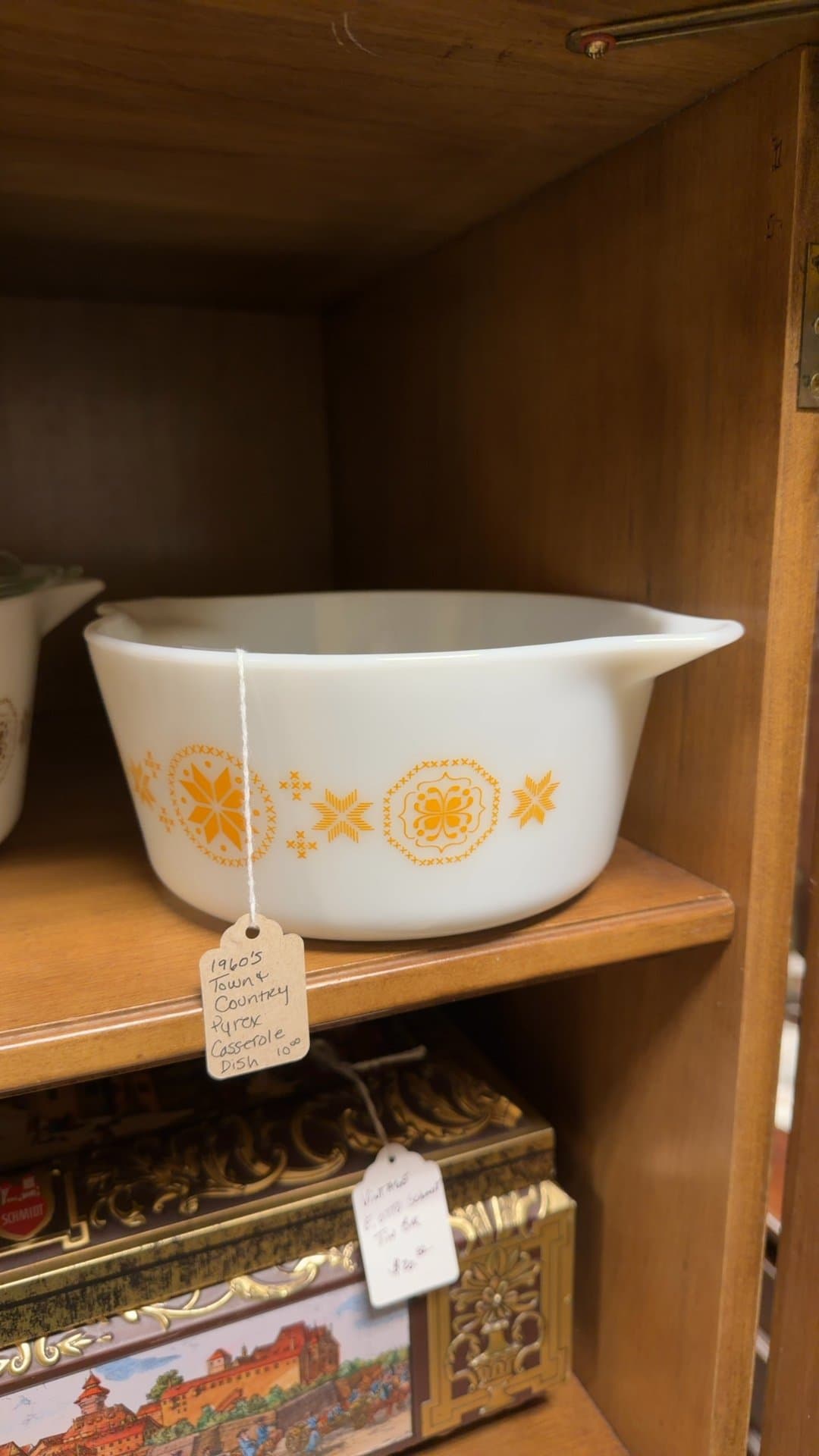 1960s Pyrex Town & Country Casserole Dish - Image 1