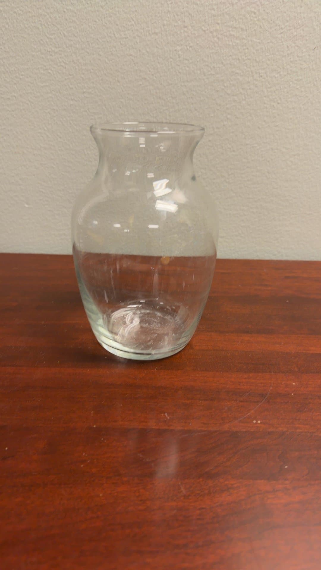 Clear Glass Vase - Image 1