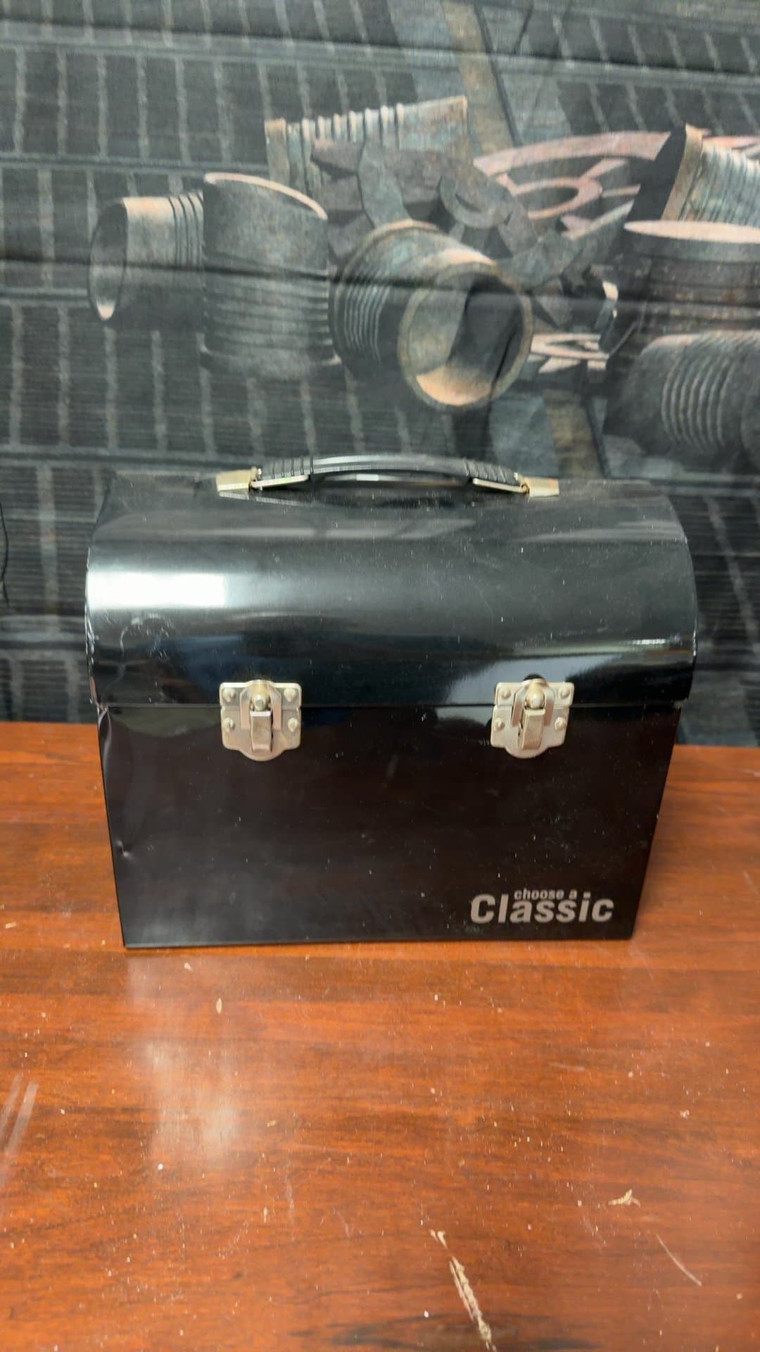 Classic Metal Lunchbox - Image 1