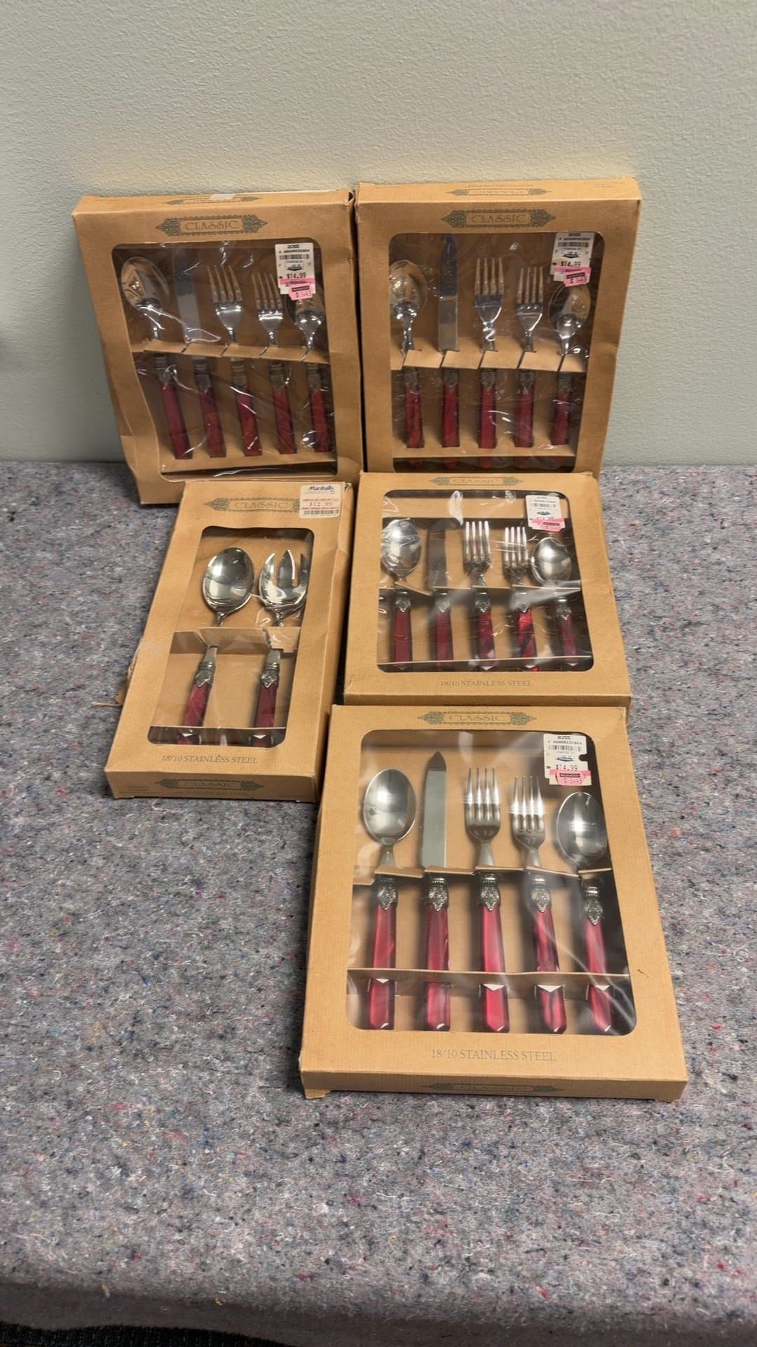 Classic 18/10 Stainless Steel Flatware Set - Image 1