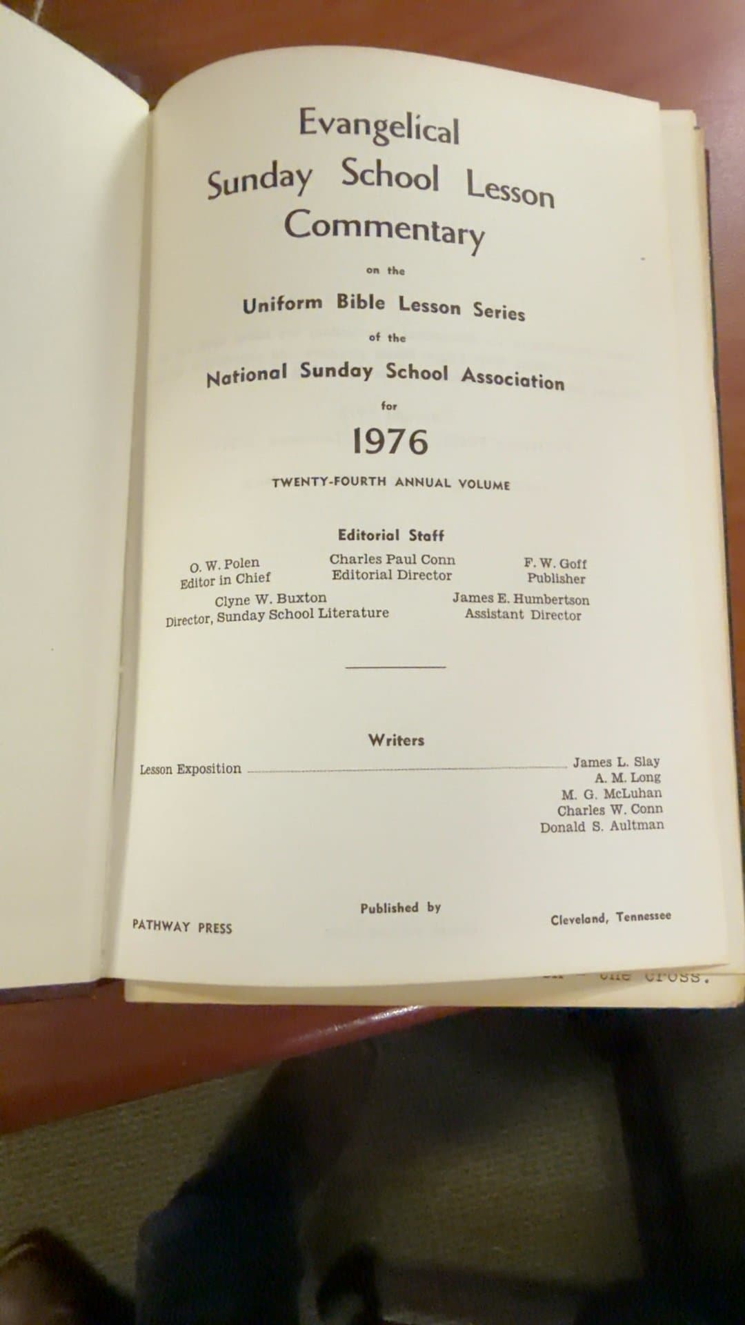 1976 Evangelical Sunday School Lesson Commentary - Image 1