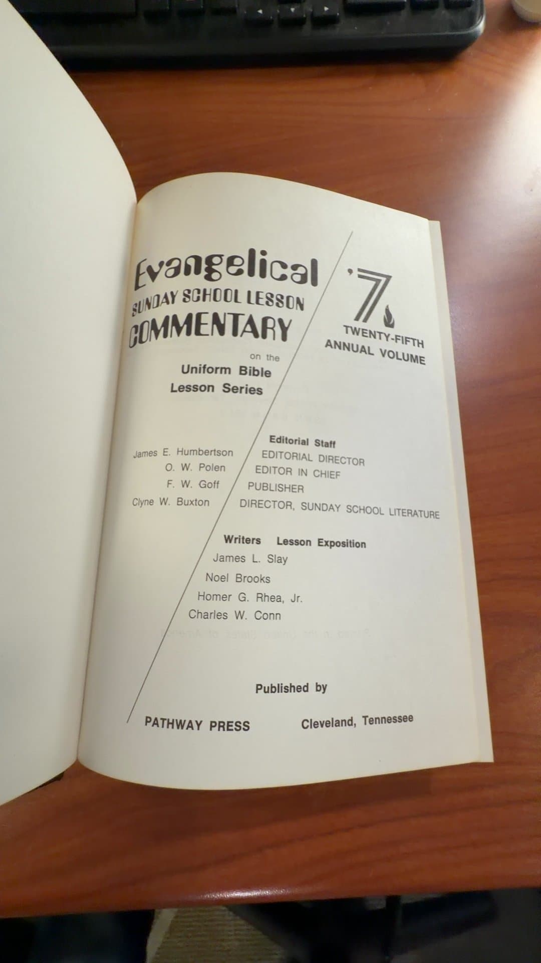 1977 Evangelical Sunday School Lesson Commentary - Image 1