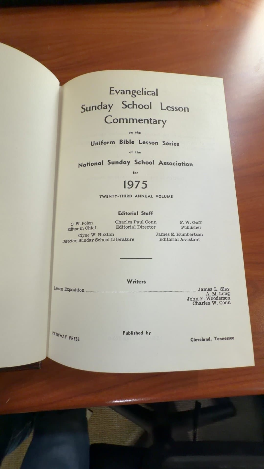 1975 Evangelical Sunday School Lesson Commentary - Image 1