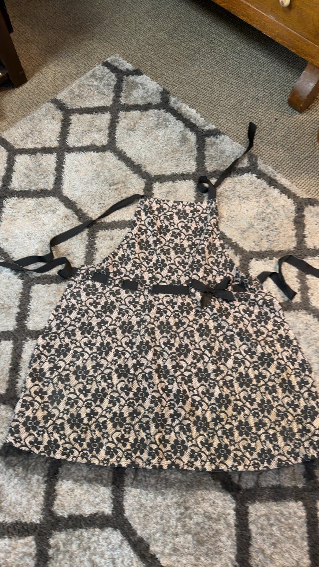 Floral Lace Apron - Image 1