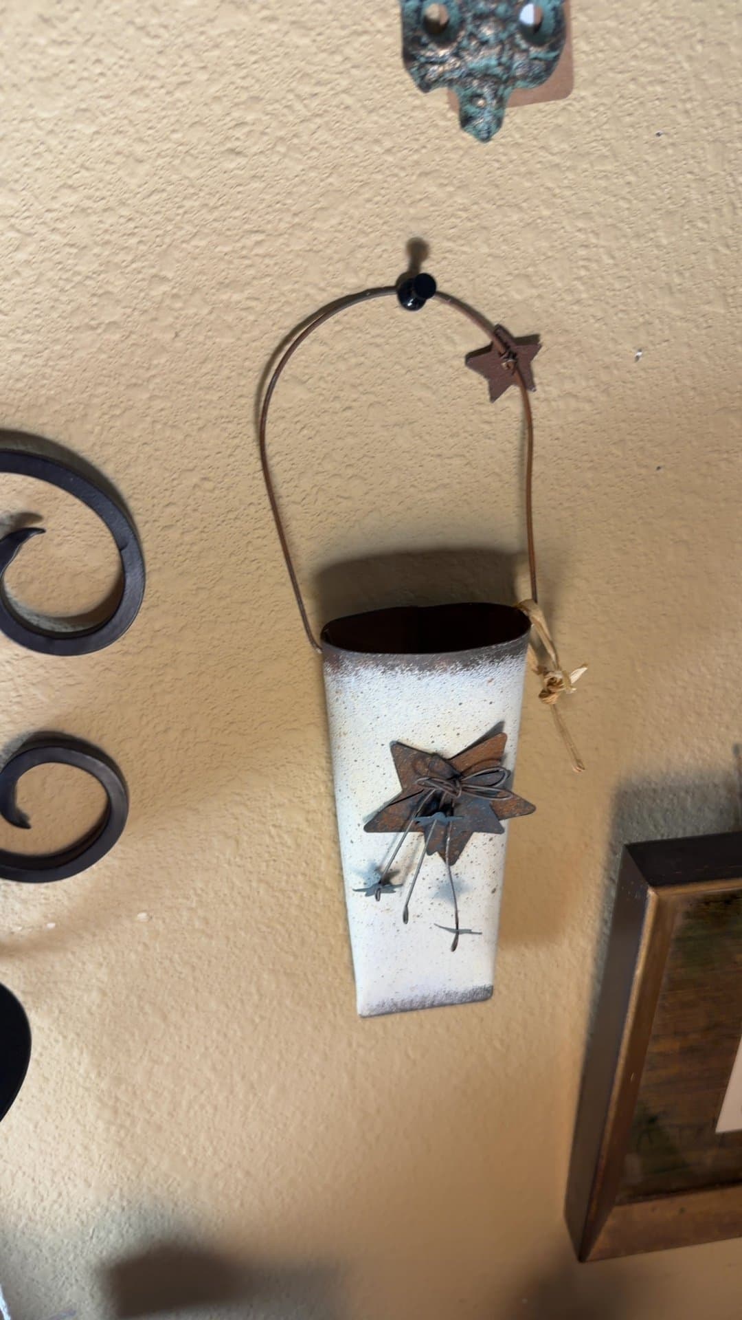 Rustic Metal Hanging Wall Pocket Vase with Star Accent - Image 1