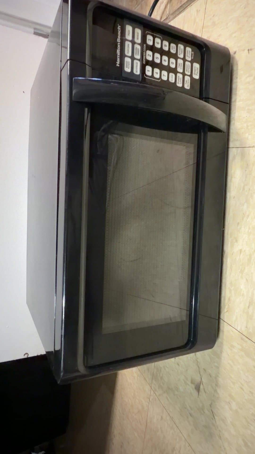 Hamilton Beach Microwave Oven - Image 1