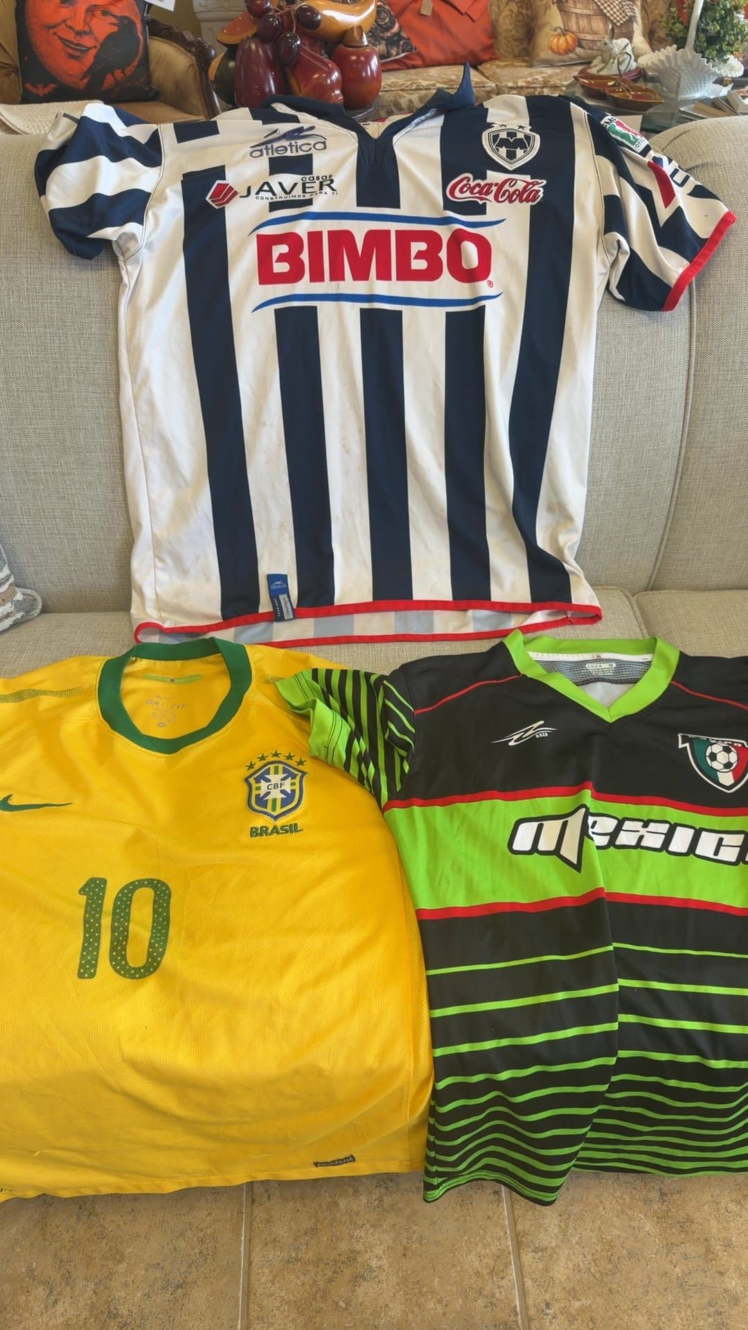 Lot of 3 Soccer Jerseys featuring Brazil Kaká #10, Monterrey Rayados, and Mexico #7 - Image 1