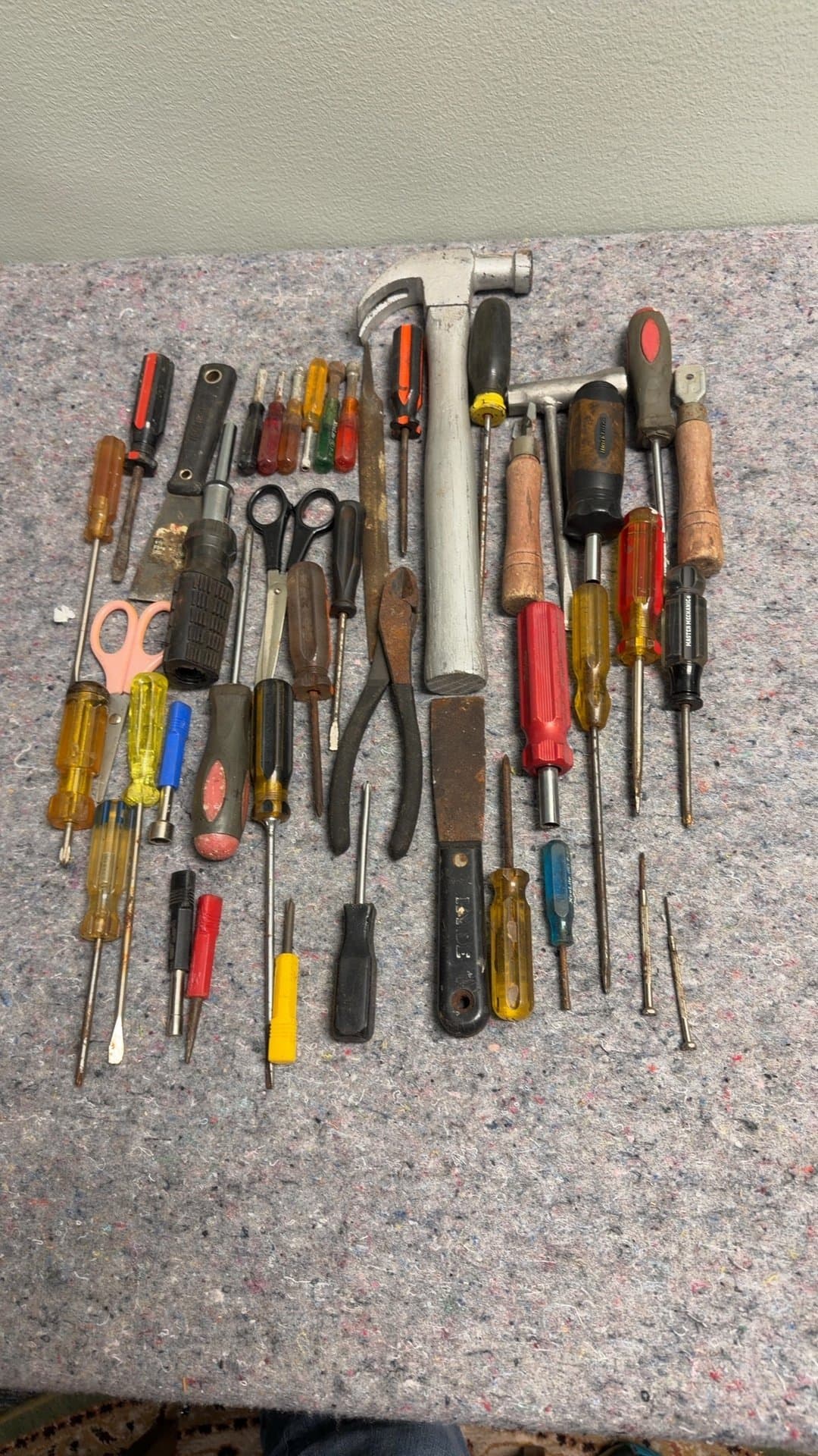 Assorted Hand Tools Set - Image 1